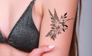 Le détatouage et le deuil : quand enlever un tatouage aide à tourner la page